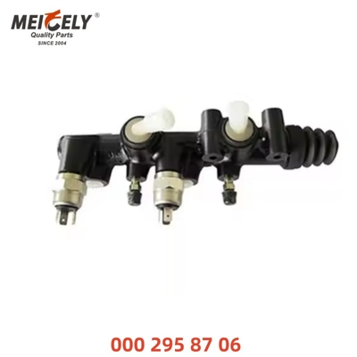 트럭 브레이크 마스터 실린더 OEM A3842950006 6170522213 A9792950006 A9792950106 For BENZ